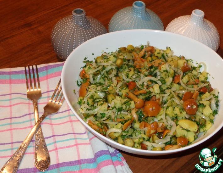 Рецепт: Салат с грибами и маринованным луком
