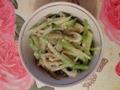Салат из редьки с маринованным огурцом от зинушка-зима