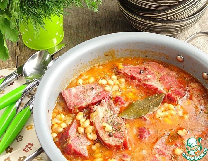 Рецепт: Фасоль с копченой свининой по-румынски