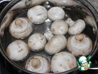 Пельмени в горшочке с грибами и сметаной ингредиенты