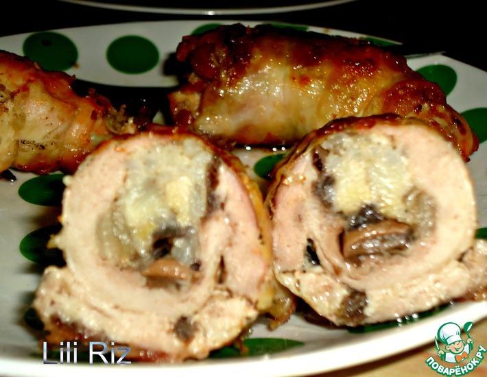 Рецепт: Рулетики куриные с рисово-грибной начинкой
