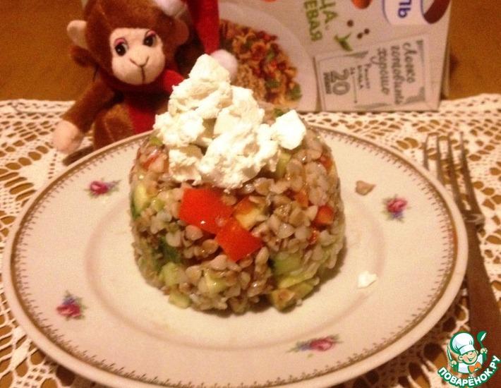 Рецепт: Гречневый салат с овощами и фетой