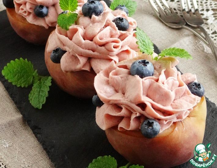 Рецепт: Персики с малиновым кремом и голубикой