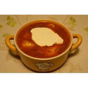 Томатный суп с манными клёцками