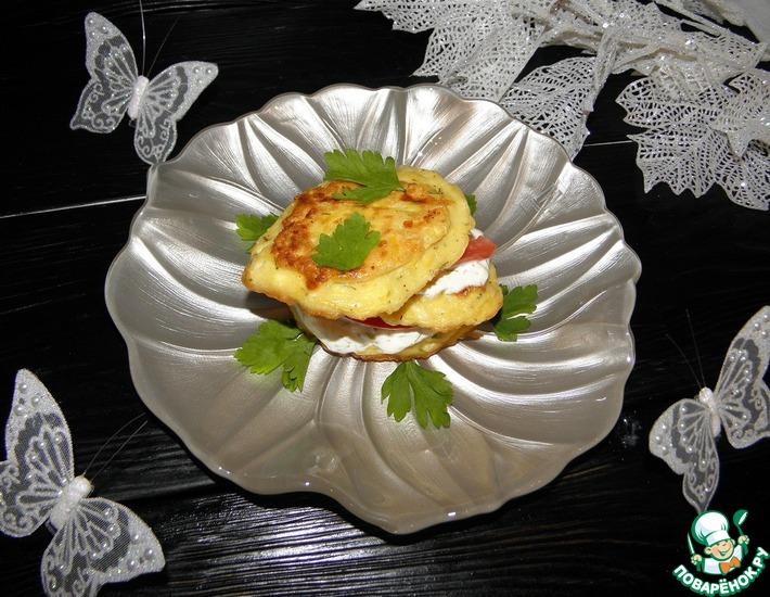Рецепт: Оладьи из кабачков со сметанным соусом