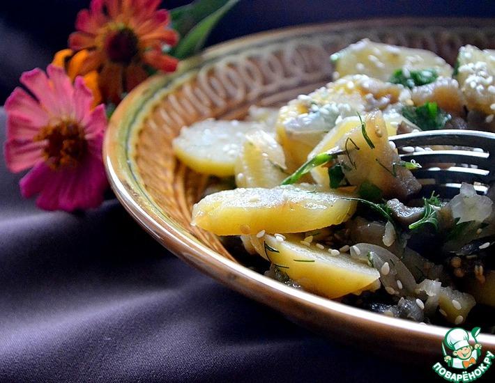 Рецепт: Теплый салат с картофелем и баклажанами