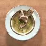 Суп из барабульки, лука-порея и фенхеля