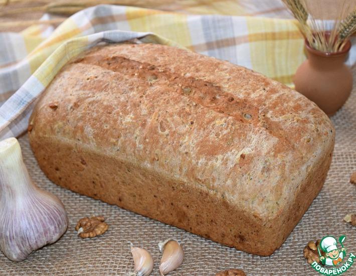 Рецепт: Чесночный хлеб с травами и орехами