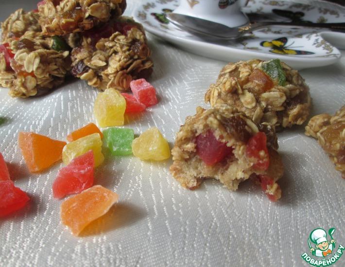 Рецепт: Овсяное печенье с изюмом и цукатами