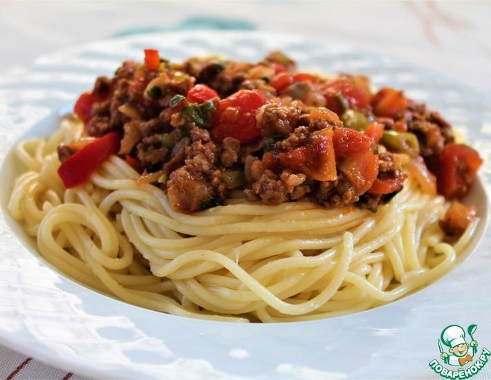 Рецепт: Спагетти болоньезе с овощами по-домашнему