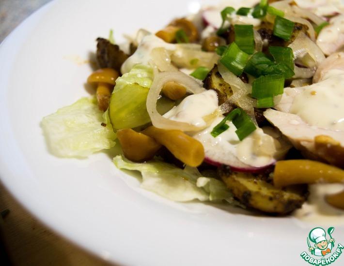Рецепт: Салат с курицей, овощами и соленьями