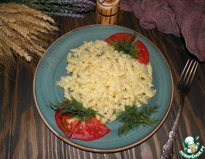 Рецепт: Макароны в луковом соусе с сыром