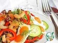 Овощной салат с креветками и яичницей ингредиенты