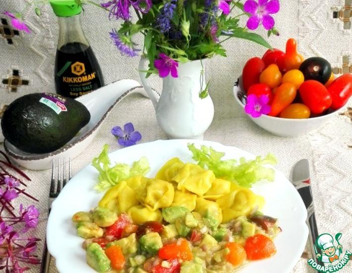 Рецепт: Салат с авокадо и овощами