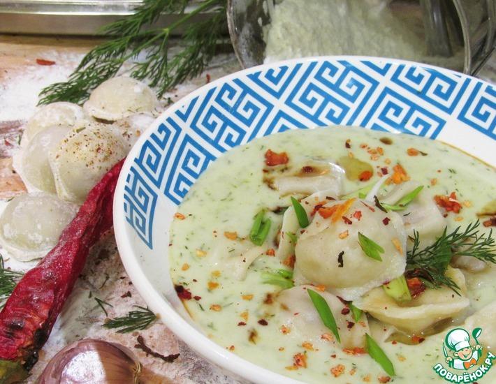 Рецепт: Луковый крем-суп с пельменями Утка мандаринка