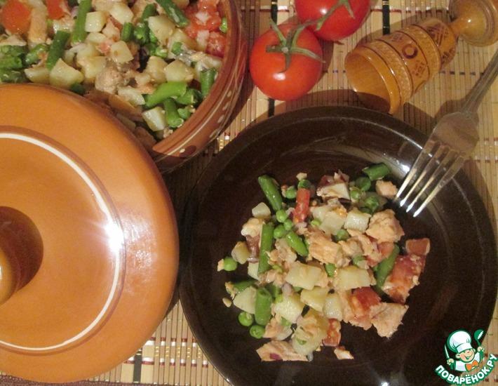Рецепт: Салат с лососем и овощами