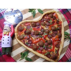 Пицца с фрикадельками и маринованным перцем