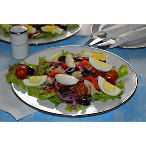 Салат со скумбрией а-ля Нисуаз