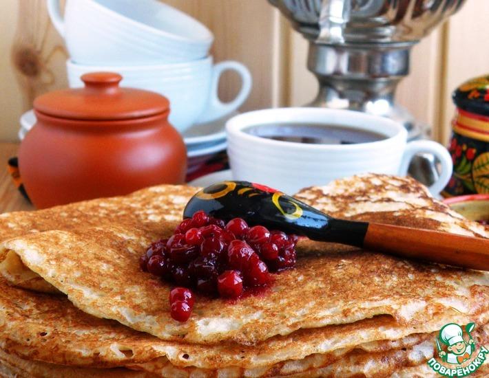 Рецепт: Отрубные блины с медовой брусникой