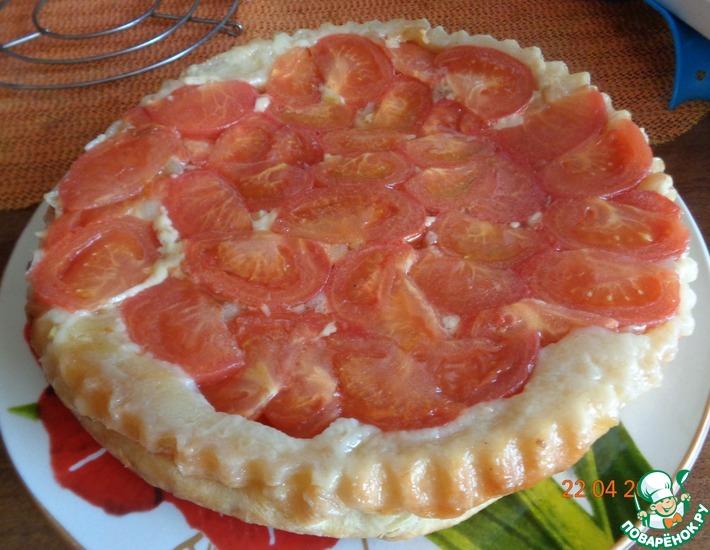 Рецепт: Перевернутый томатно-луковый пирог