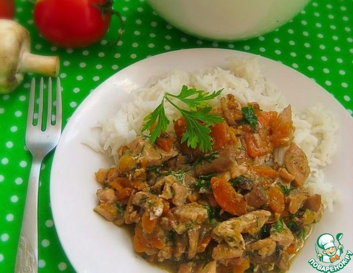 Рецепт: Куриное мясо в морковно-грибном соусе