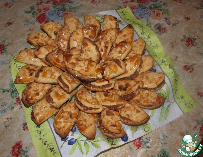 Рецепт: Печенье с яблочно-миндальной начинкой