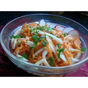 Салат с кольраби и морковью по-корейски