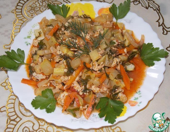 Рецепт: Кабачки с овощами в томатном соусе
