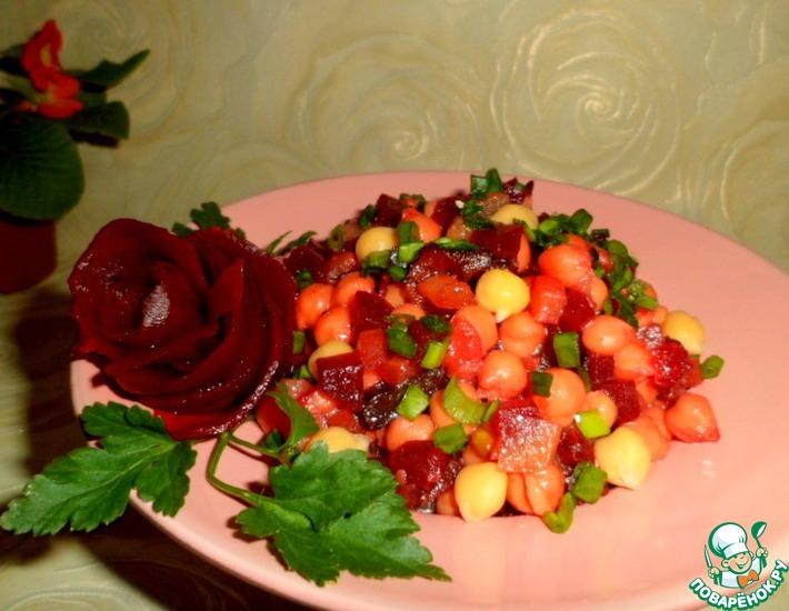 Рецепт: Нутово-свекольный салат с черносливом