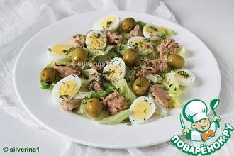 Рецепт: Салат из печени трески с перепелиными яйцами