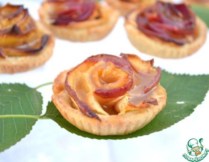 Рецепт: Яблочные тарталетки Карамельные цветы