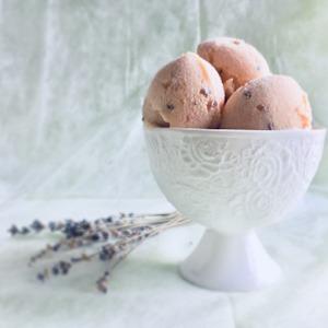 Цитрусовое мороженое с лавандой