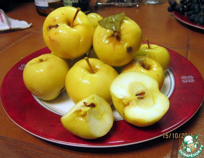 Рецепт: Мочёные яблоки с мёдом и специями