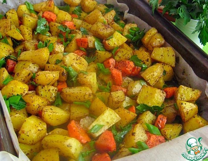 Рецепт: Картофель и морковь, запеченные в духовке