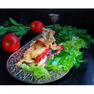 Скумбрия, запеченная с овощами и сыром