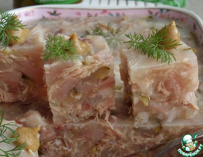 Рецепт: Холодец с маринованными огурцами