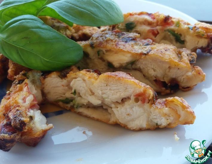 Рецепт: Куриные оладьи с помидорами и базиликом