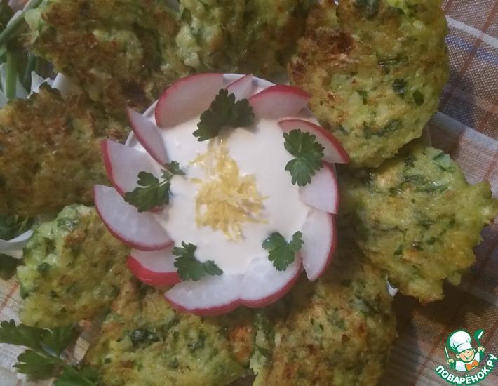 Рецепт: Зеленые картофельные оладьи с творогом
