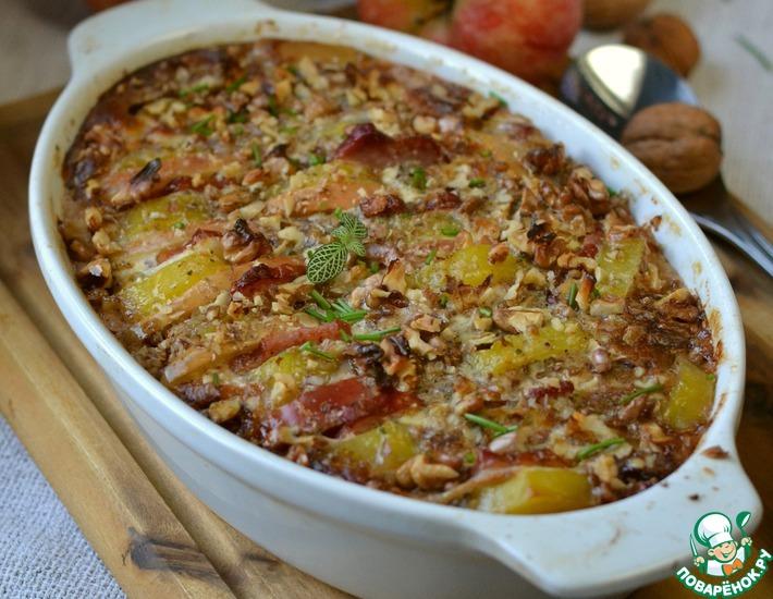 Рецепт: Запеканка картофельная с яблоками и орехами