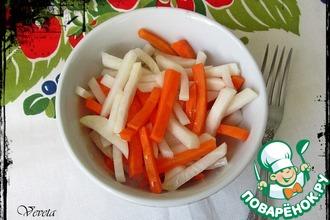 Рецепт: Дайкон и морковь в маринаде