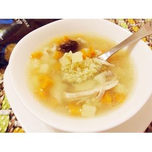 Куриный суп с булгуром и черносливом