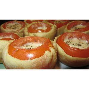 Фаршированные помидоры в тесте для пиццы