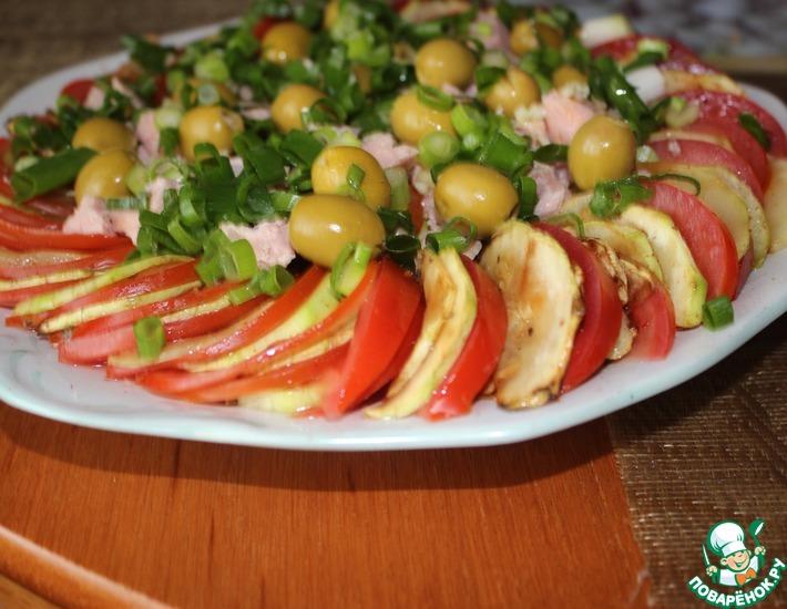 Рецепт: Салат из кабачков с тунцом