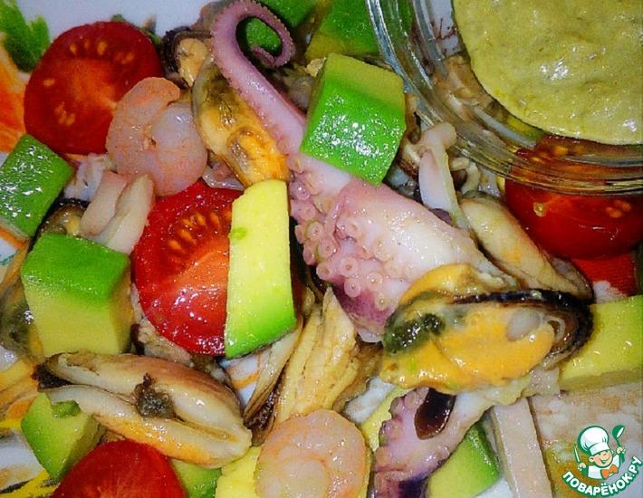 Рецепт: Салат с авокадо Морской песто