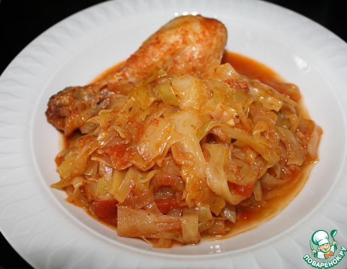 Рецепт: Тушеная капуста с курицей по-болгарски