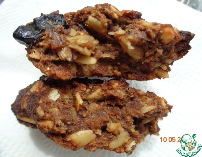 Рецепт: Овсяное печенье с арахисом и черносливом