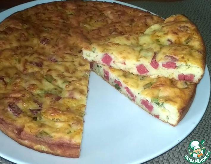 Рецепт: Быстрый пирог с колбасой и сыром