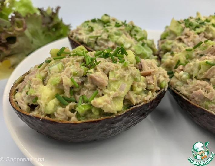 Рецепт: Салат с тунцом и авокадо