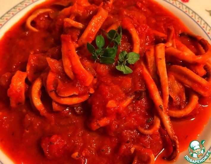 Рецепт: Кальмары в томатном соусе