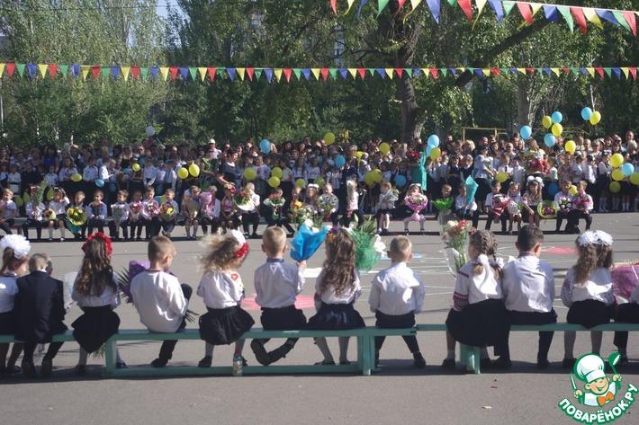 Как празднуют 1 сентября в Украине (ОШ №3 города Краматорска)